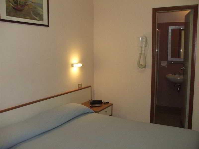 Hotel Venere Ріміні Екстер'єр фото